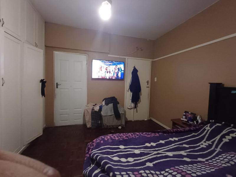 1 Bedroom Property for Sale in Westridge KwaZulu-Natal