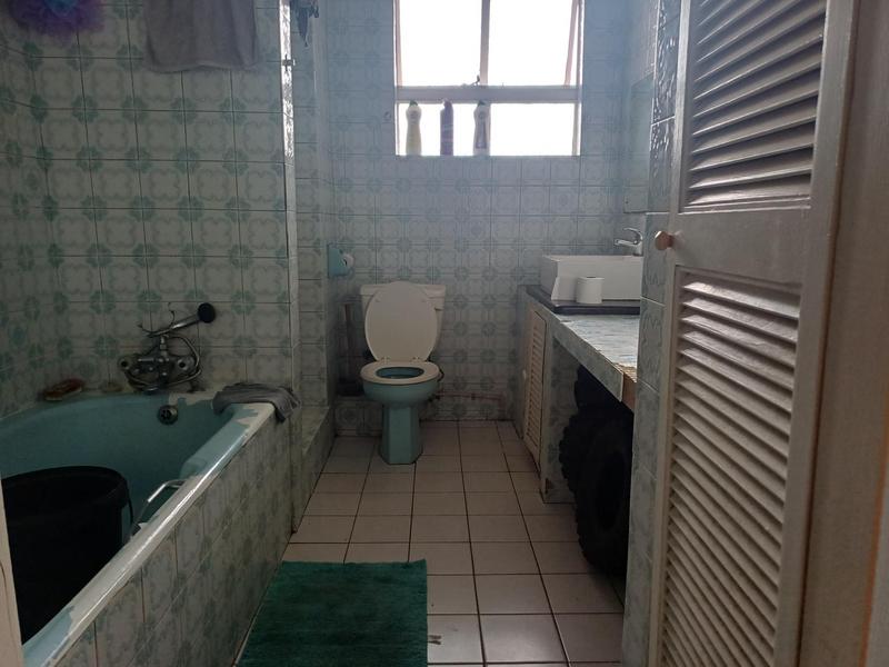 1 Bedroom Property for Sale in Westridge KwaZulu-Natal
