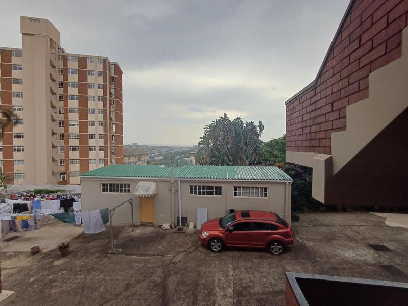 1 Bedroom Property for Sale in Westridge KwaZulu-Natal