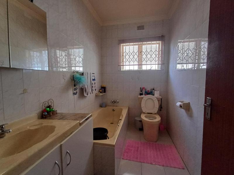 3 Bedroom Property for Sale in Chatsworth KwaZulu-Natal