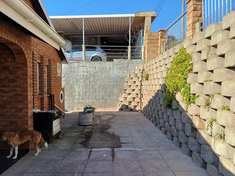 3 Bedroom Property for Sale in Chatsworth KwaZulu-Natal
