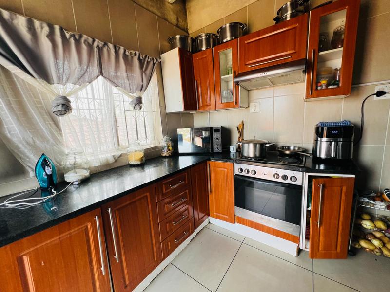 2 Bedroom Property for Sale in Ntuzuma KwaZulu-Natal