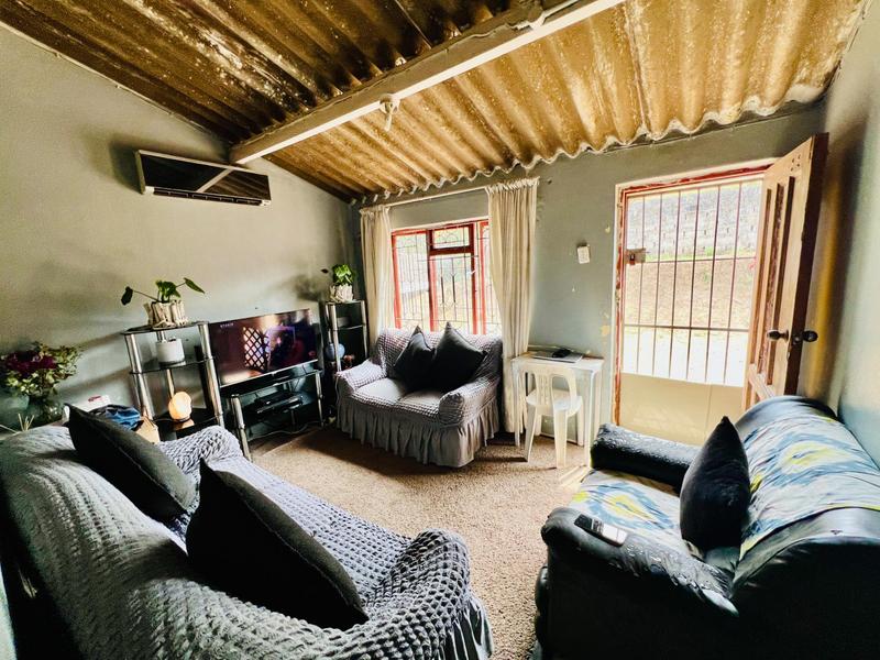 2 Bedroom Property for Sale in Ntuzuma KwaZulu-Natal