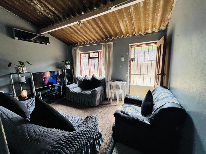 2 Bedroom Property for Sale in Ntuzuma KwaZulu-Natal