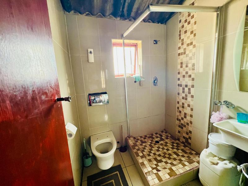 2 Bedroom Property for Sale in Ntuzuma KwaZulu-Natal