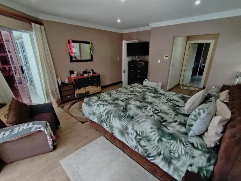 6 Bedroom Property for Sale in Umhlanga KwaZulu-Natal