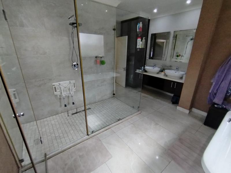 6 Bedroom Property for Sale in Umhlanga KwaZulu-Natal