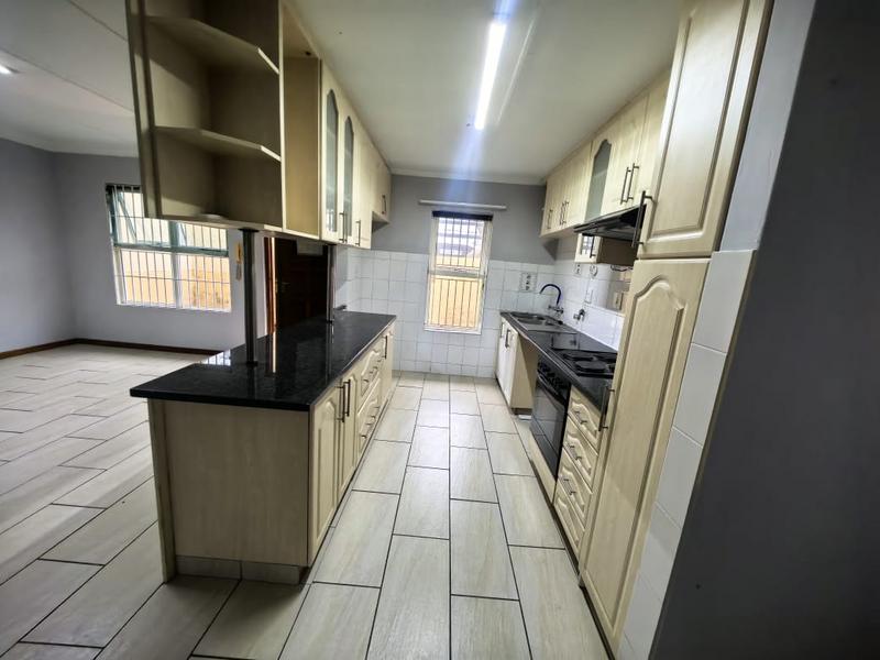 To Let 3 Bedroom Property for Rent in Clare Hills KwaZulu-Natal