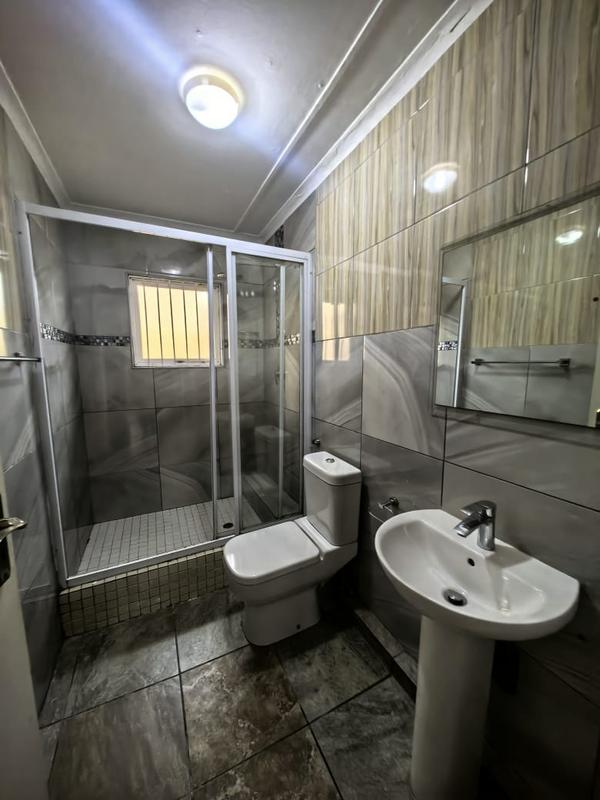 To Let 3 Bedroom Property for Rent in Clare Hills KwaZulu-Natal