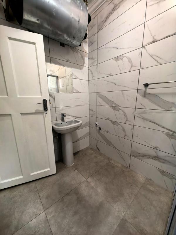 To Let 2 Bedroom Property for Rent in Windermere KwaZulu-Natal