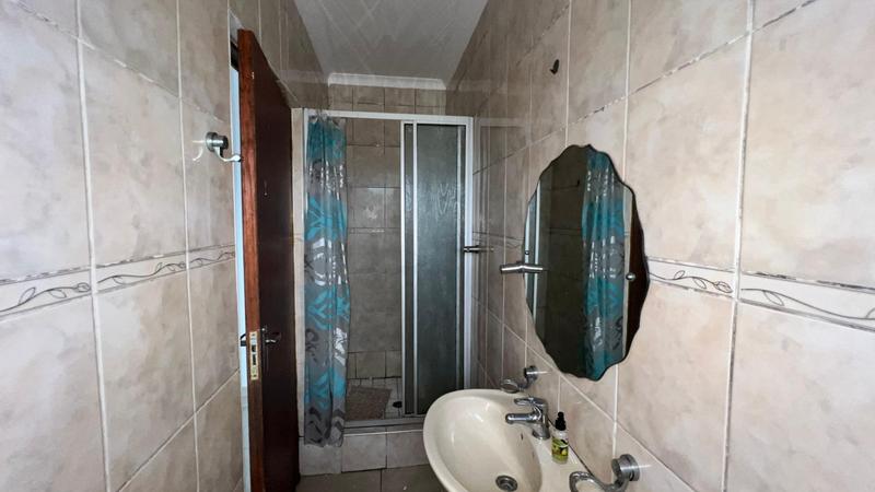 To Let 2 Bedroom Property for Rent in Parkgate KwaZulu-Natal