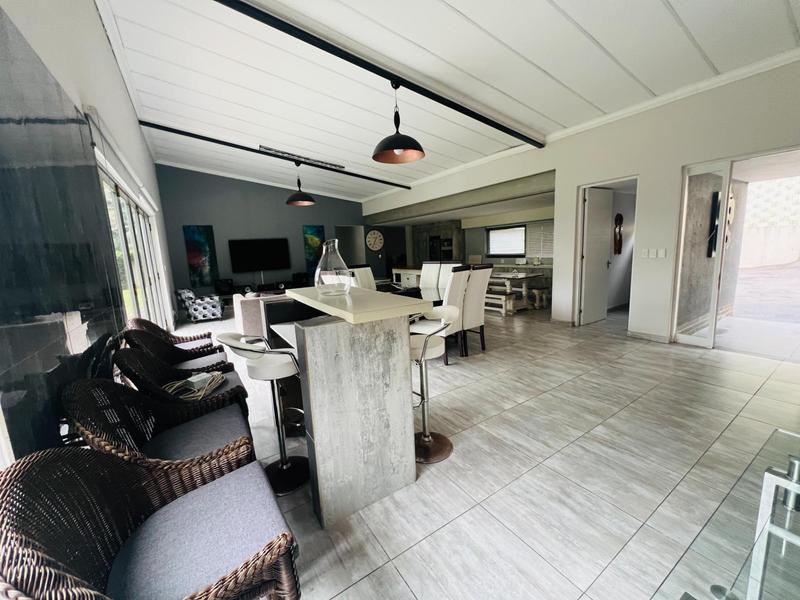 4 Bedroom Property for Sale in Cowies Hill KwaZulu-Natal