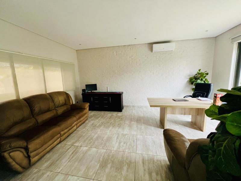 4 Bedroom Property for Sale in Cowies Hill KwaZulu-Natal