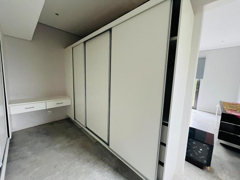 4 Bedroom Property for Sale in Cowies Hill KwaZulu-Natal