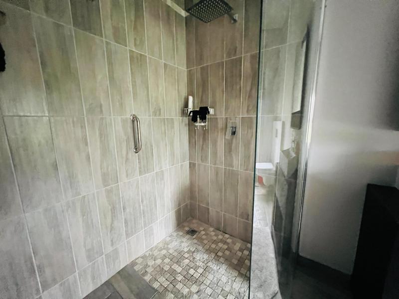 4 Bedroom Property for Sale in Cowies Hill KwaZulu-Natal