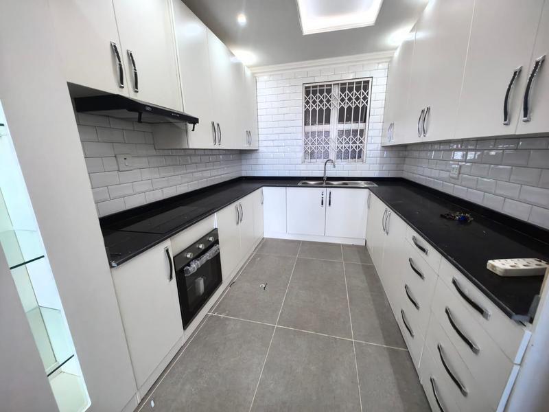To Let 2 Bedroom Property for Rent in Windermere KwaZulu-Natal
