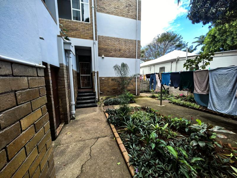 To Let 2 Bedroom Property for Rent in Windermere KwaZulu-Natal