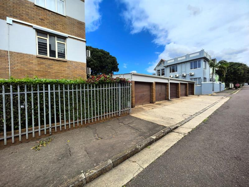 To Let 2 Bedroom Property for Rent in Windermere KwaZulu-Natal