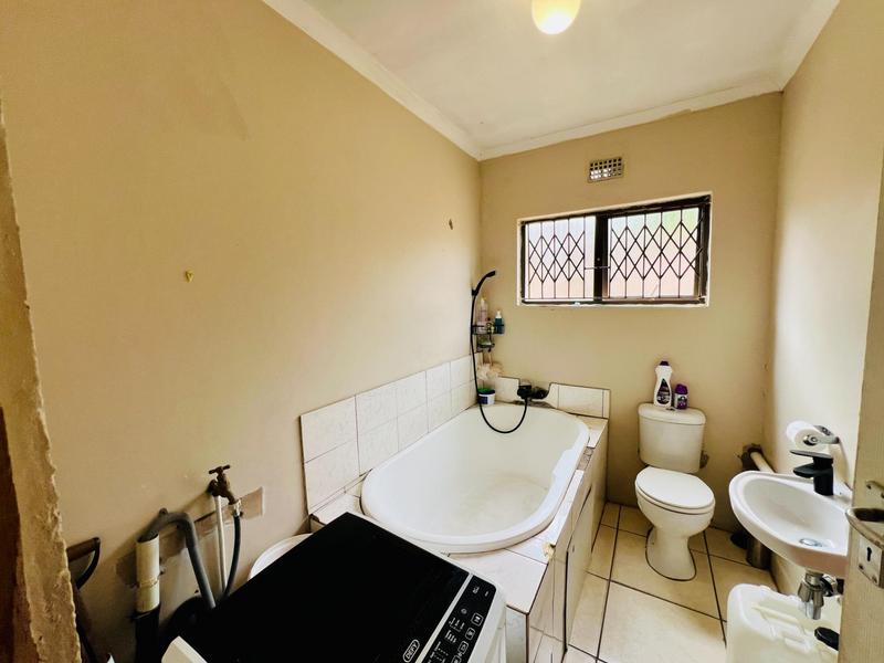 2 Bedroom Property for Sale in Ntuzuma KwaZulu-Natal