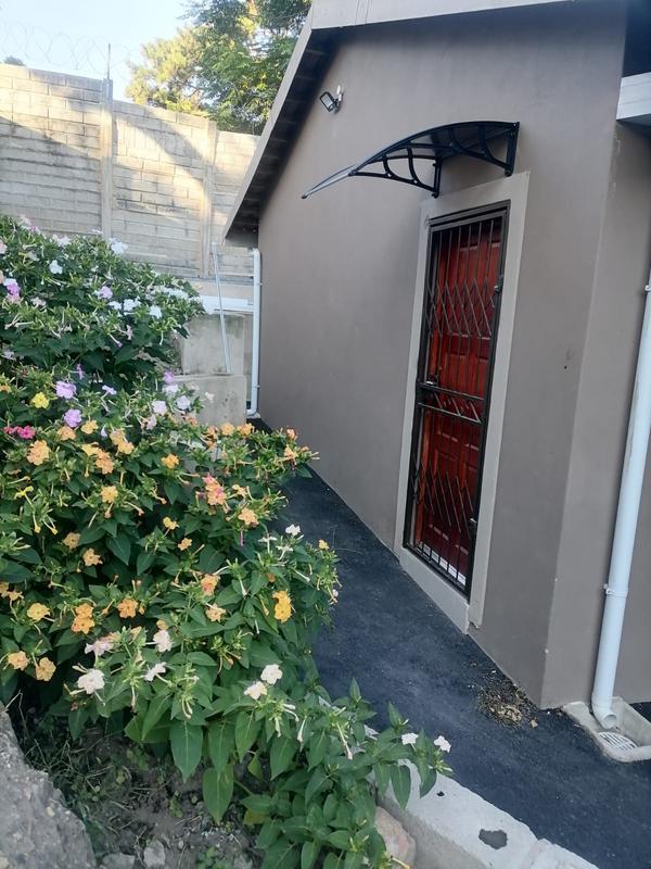 To Let 1 Bedroom Property for Rent in Malvern KwaZulu-Natal