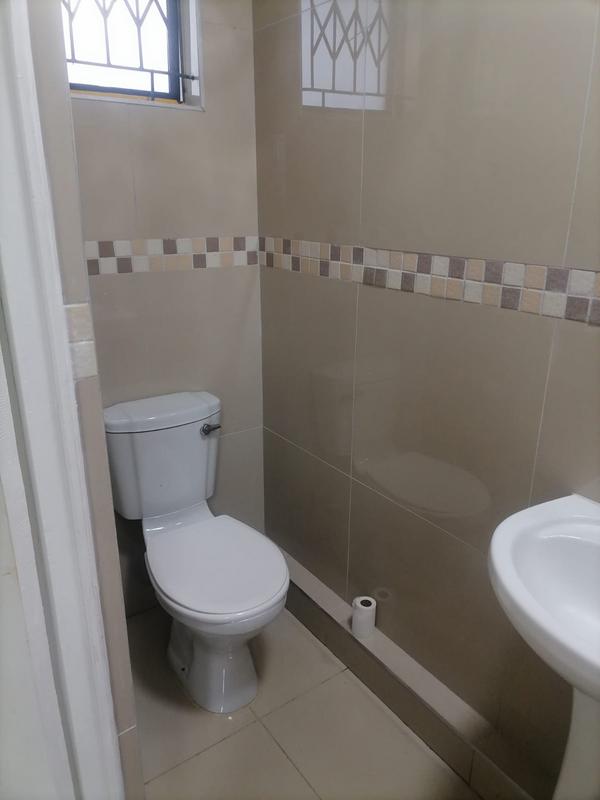 To Let 1 Bedroom Property for Rent in Malvern KwaZulu-Natal