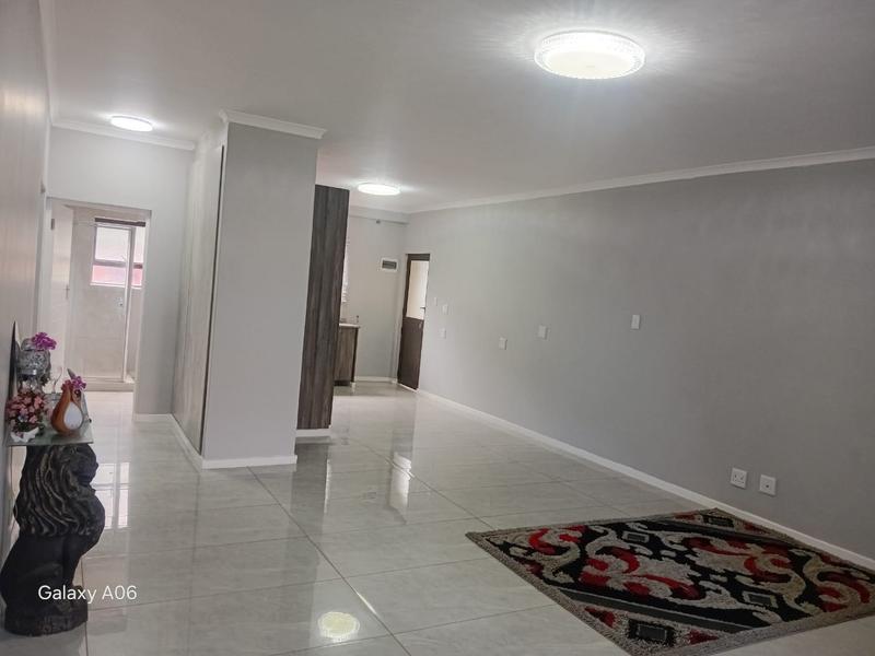 To Let 3 Bedroom Property for Rent in Umtentweni KwaZulu-Natal