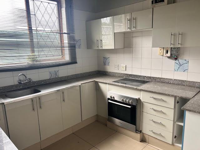 To Let 2 Bedroom Property for Rent in Essenwood KwaZulu-Natal