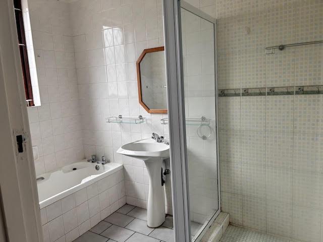 To Let 2 Bedroom Property for Rent in Essenwood KwaZulu-Natal