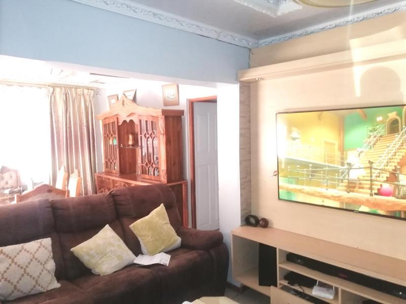 3 Bedroom Property for Sale in Umlazi KwaZulu-Natal