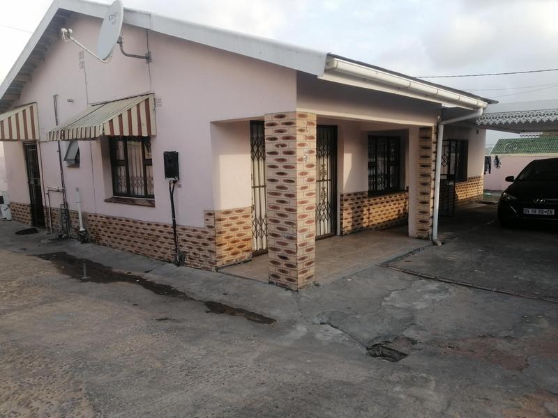 3 Bedroom Property for Sale in Umlazi KwaZulu-Natal