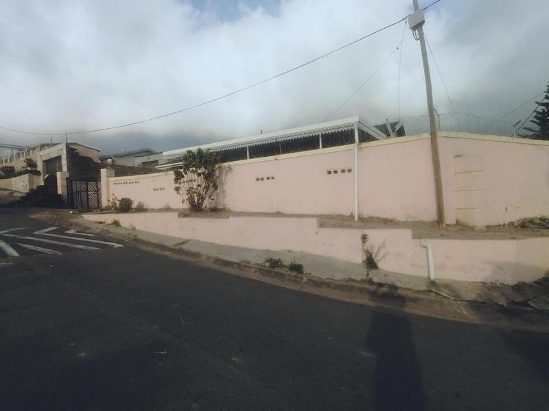 3 Bedroom Property for Sale in Umlazi KwaZulu-Natal