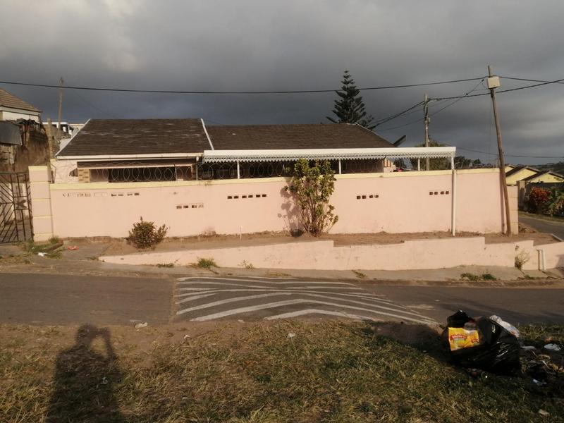 3 Bedroom Property for Sale in Umlazi KwaZulu-Natal