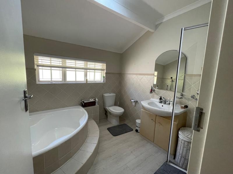 3 Bedroom Property for Sale in Sunningdale KwaZulu-Natal