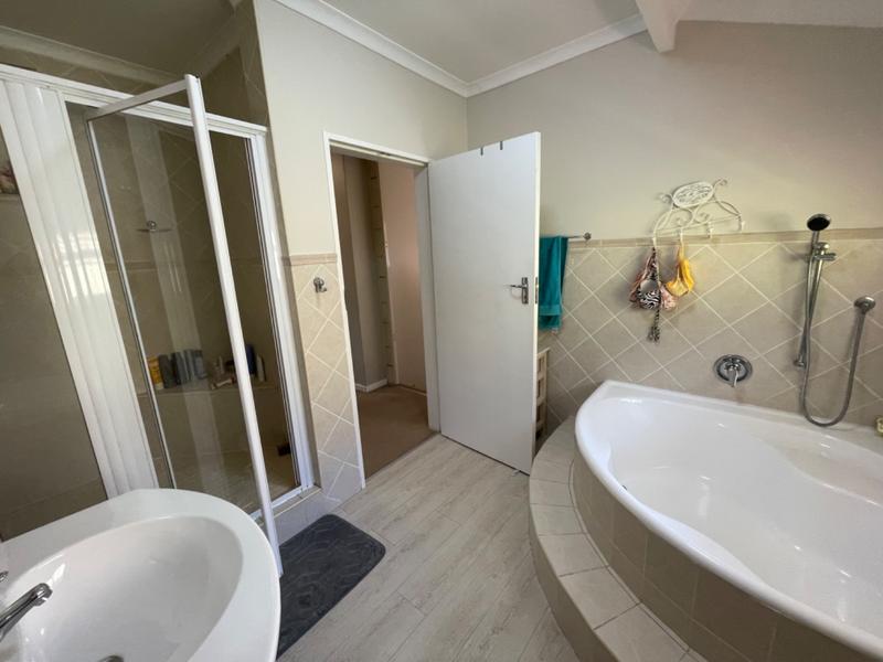 3 Bedroom Property for Sale in Sunningdale KwaZulu-Natal