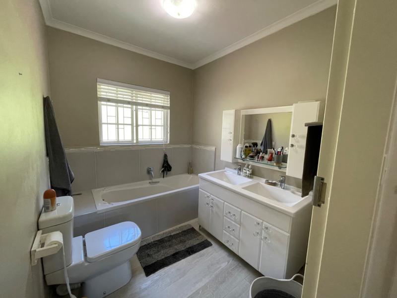 3 Bedroom Property for Sale in Sunningdale KwaZulu-Natal