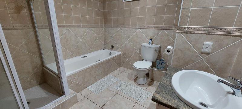 To Let 4 Bedroom Property for Rent in Shelly Beach KwaZulu-Natal