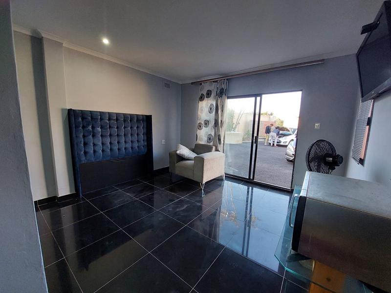 To Let 1 Bedroom Property for Rent in Uvongo KwaZulu-Natal