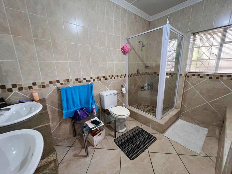 5 Bedroom Property for Sale in Ramsgate KwaZulu-Natal