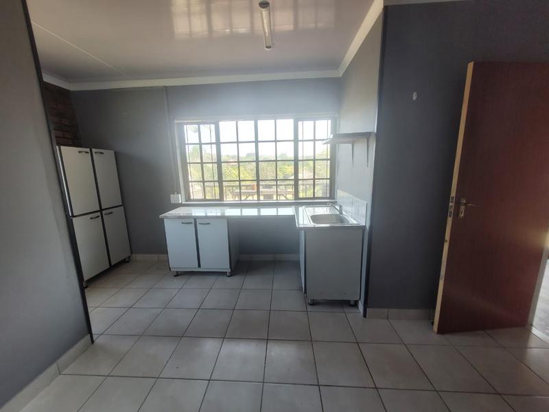 6 Bedroom Property for Sale in Uvongo KwaZulu-Natal