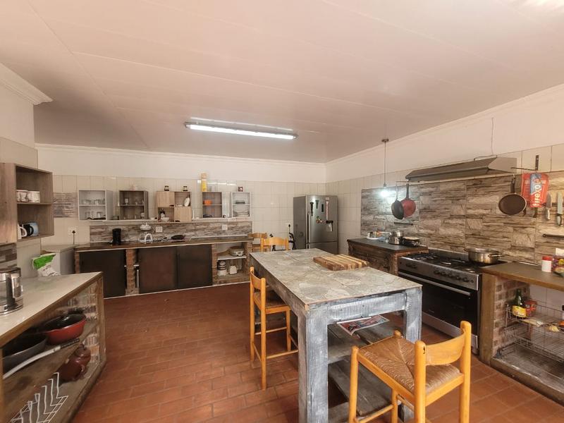 6 Bedroom Property for Sale in Uvongo KwaZulu-Natal