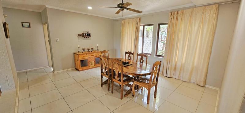 4 Bedroom Property for Sale in Uvongo KwaZulu-Natal