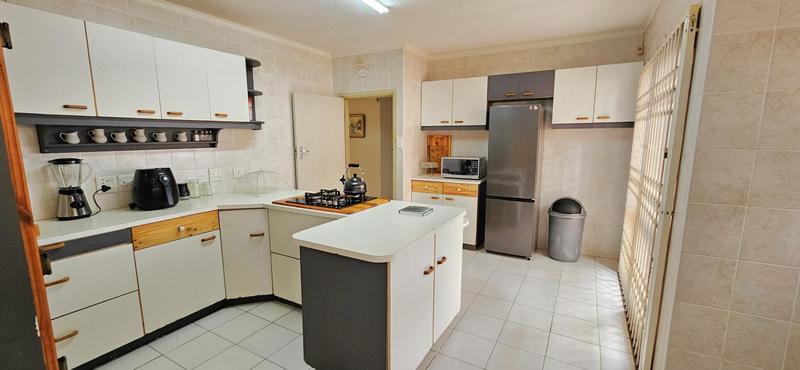 4 Bedroom Property for Sale in Uvongo KwaZulu-Natal