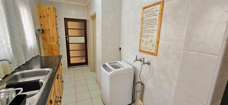 4 Bedroom Property for Sale in Uvongo KwaZulu-Natal