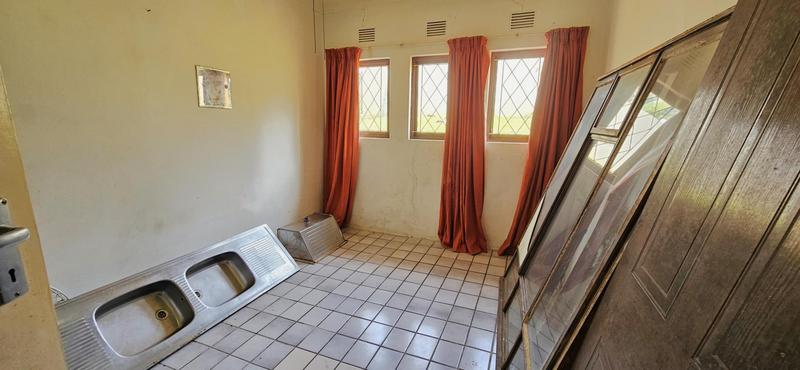 4 Bedroom Property for Sale in Uvongo KwaZulu-Natal