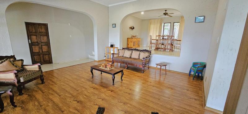 4 Bedroom Property for Sale in Uvongo KwaZulu-Natal