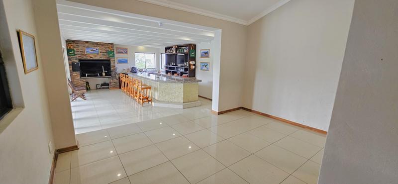 4 Bedroom Property for Sale in Uvongo KwaZulu-Natal