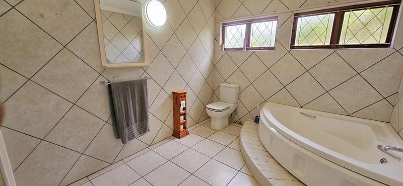 4 Bedroom Property for Sale in Uvongo KwaZulu-Natal