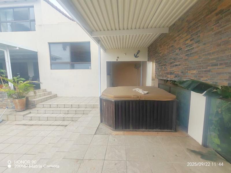 4 Bedroom Property for Sale in Uvongo KwaZulu-Natal