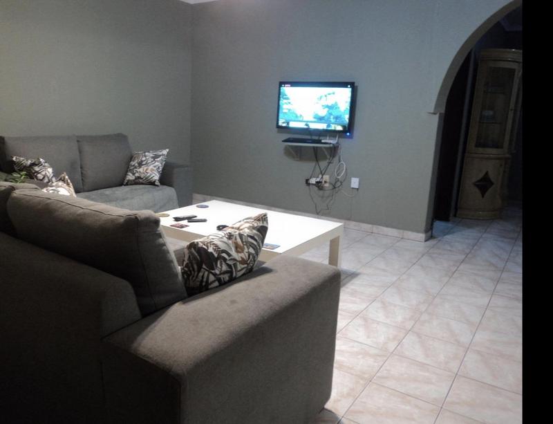 To Let 4 Bedroom Property for Rent in Bluff KwaZulu-Natal