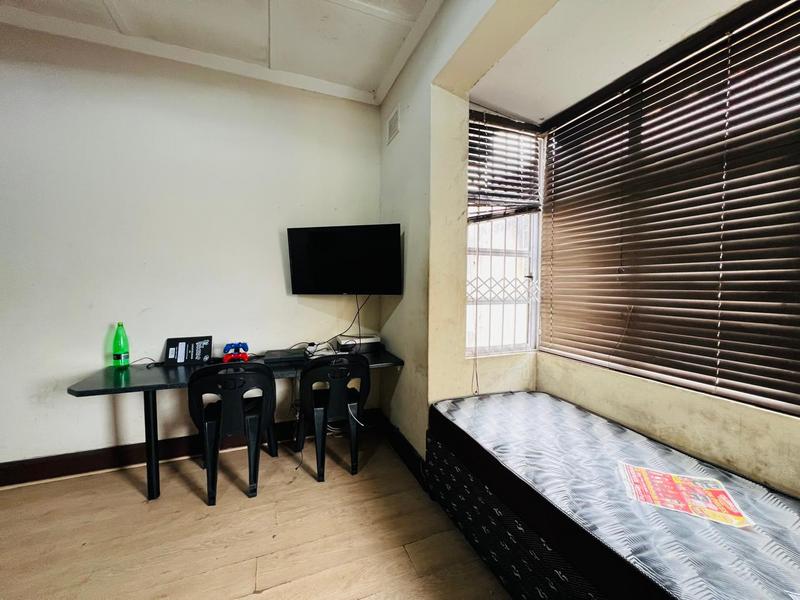 To Let 1 Bedroom Property for Rent in Berea KwaZulu-Natal